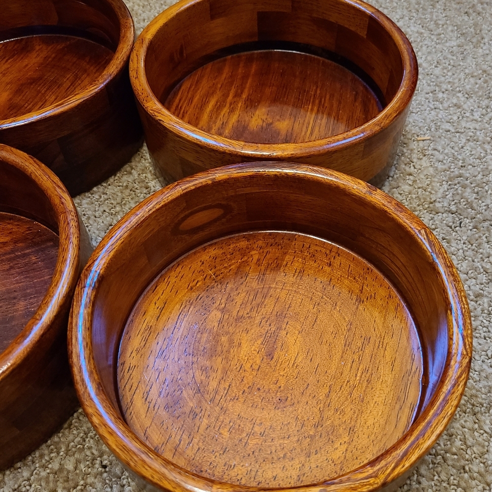 Set of 4 Solid Wood Salad bowls Vintage, but Like New!